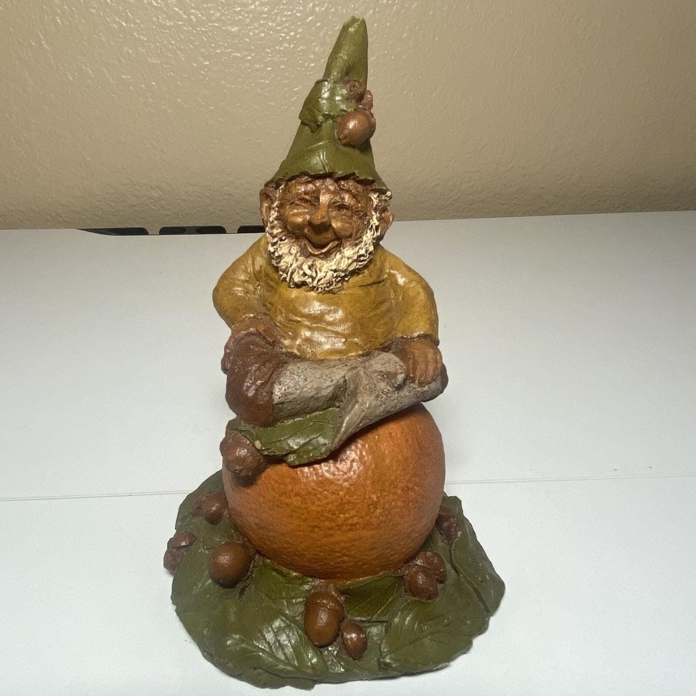 VTG O.J. Tom Clark Gnome 1982 Retired #10 Made In USA